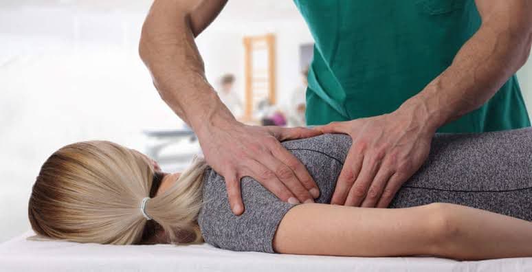 Chiropractic adjustment at Move Chiro Lahore